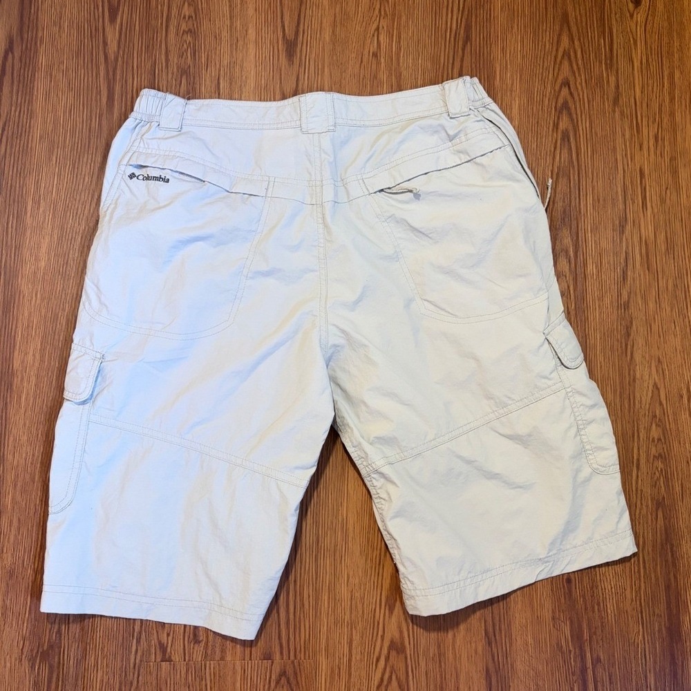 Columbia Hiking Tan Khaki Nylon Ripstop Cargo Hiking Shorts Size 32 Inseam 10